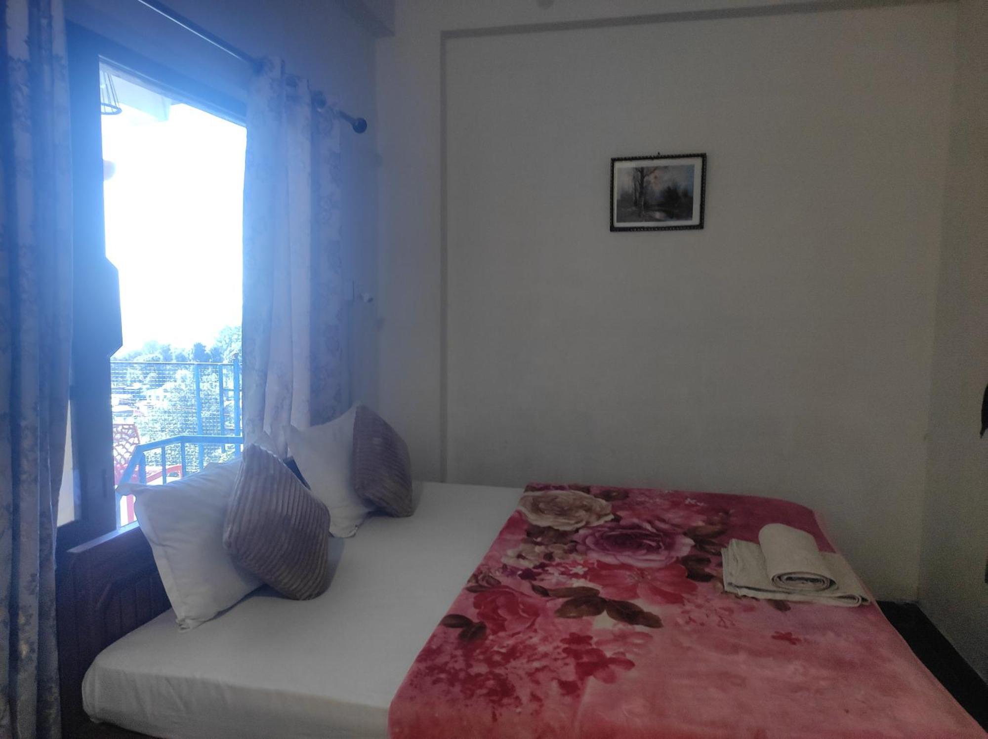 Hill Veu Home Bir Billing 객실 사진